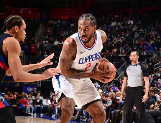 开云体育官网-32岁小卡进化！抛投新杀招无解 快艇冲冠更有底气