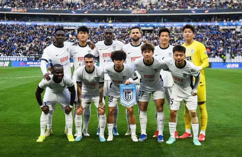 开云体育APP下载-李国旭+光头助教都走了，大连海港都输了！铜梁龙拿分了 浙江赢了