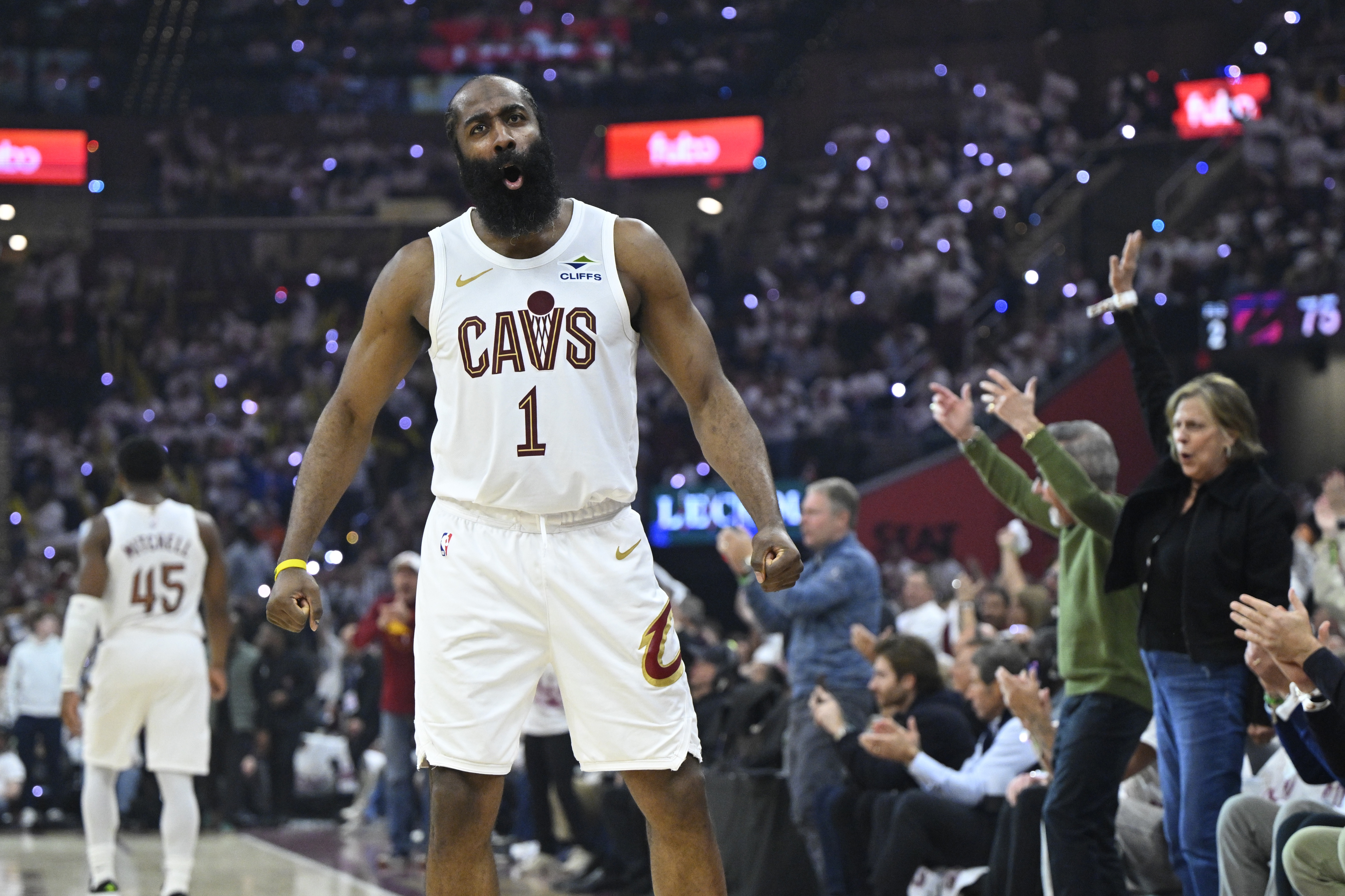 kaiyun-巴克利：曾以为哈登能解放米切尔&amp;激活双塔 我承认我彻底看走眼了